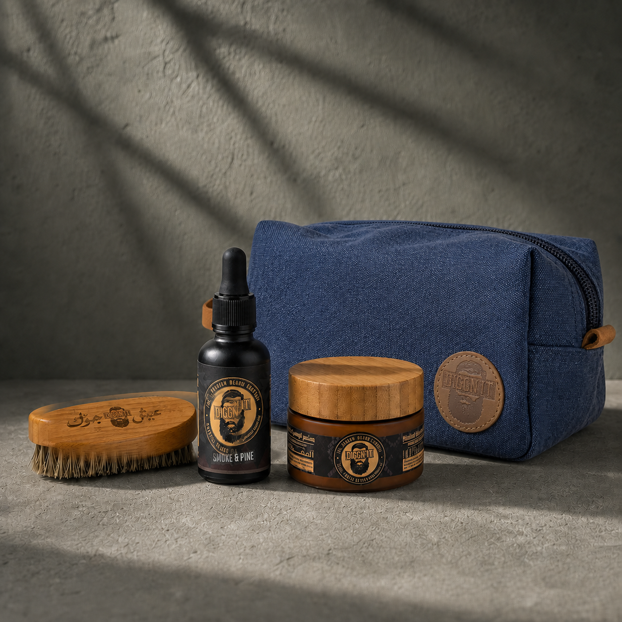 Diggn’It Giftable No-Brainer Kit with Smoke & Pine scent and Denim travel bag